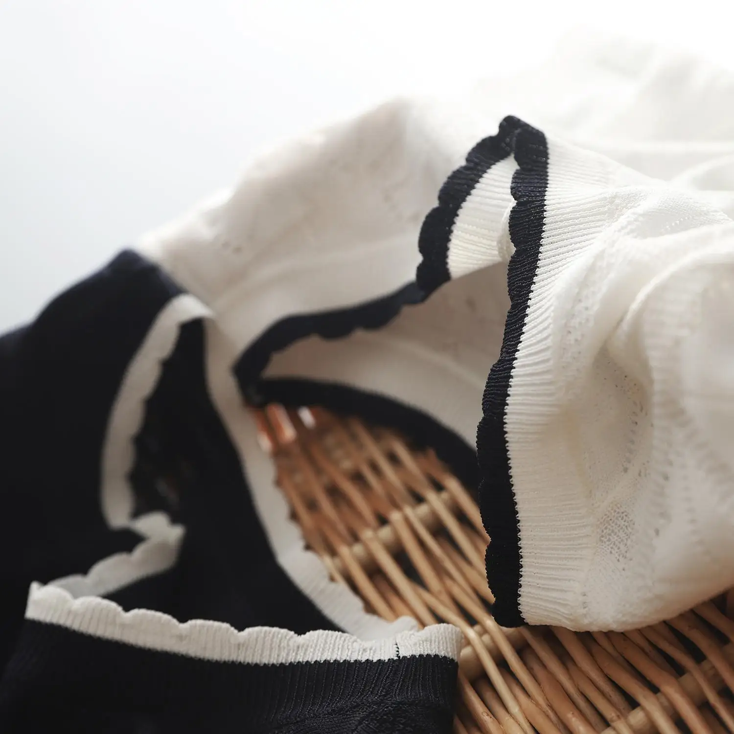 

Spot directly archives mouths pick pick hole hollow out little love summer color lace collar short sleeve T-shirt