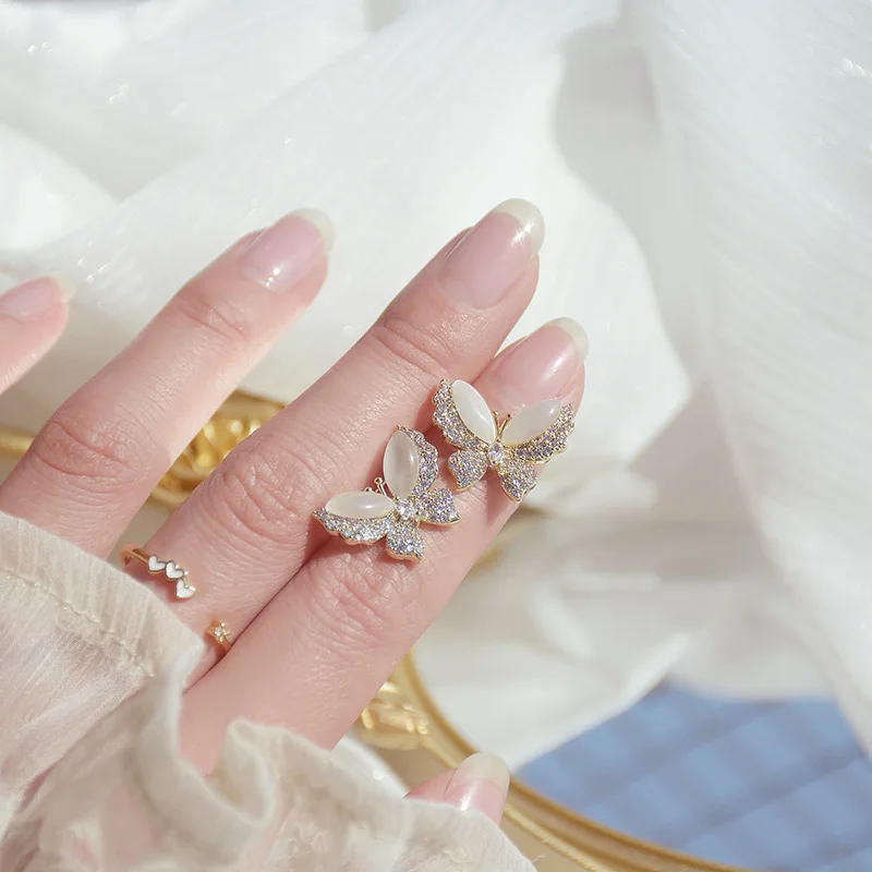 

Luxury Female Crystal Punk Rhinestone Butterfly Earrings For Women Cute Girl Zircon Stud Earrings 2021 Korean Fashion Jewelry