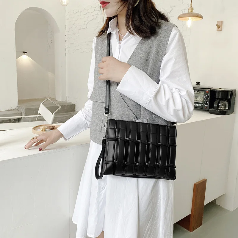 

Designer Weave Shoulder Bags For Women 2021 New Fashion Contrast Color Envelope Bag Female Small PU Leather Crossbody Bag Wallet