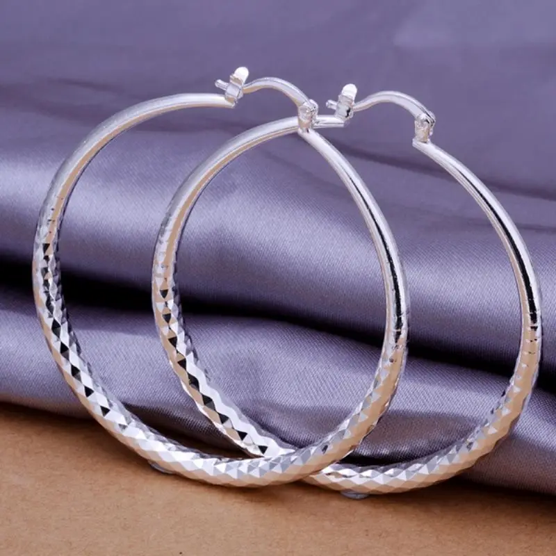 

Fashion Jewelry Metal Earrings 2020 Hot Selling Round Beaten Texture Surface Hoop Earrings For Women Jewelry Party Gift