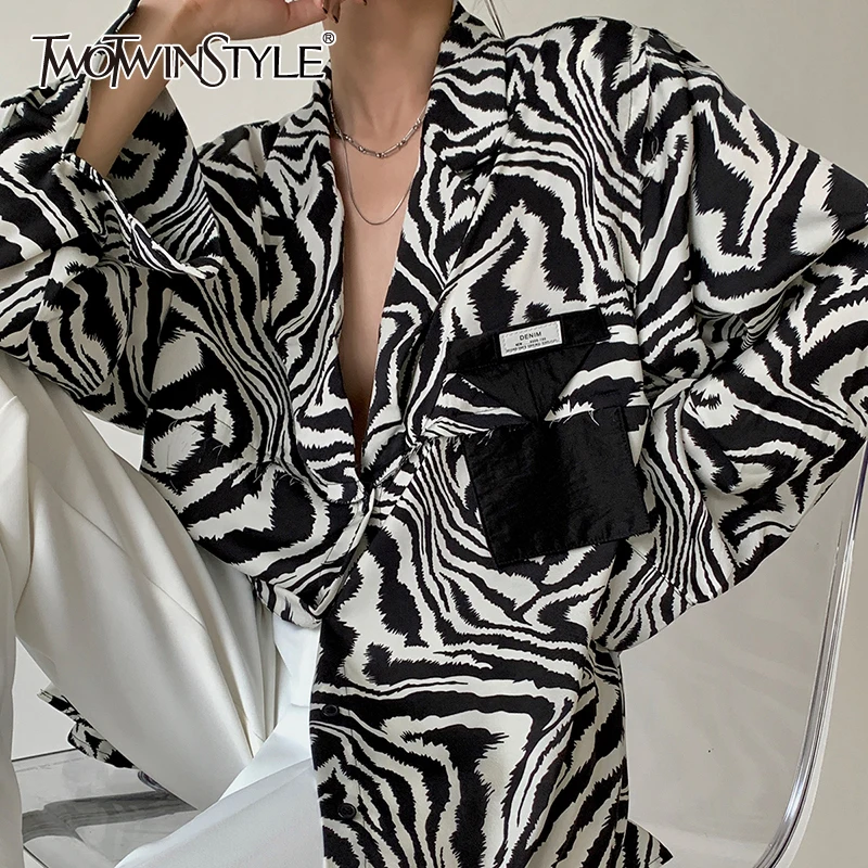 

TWOTWINSTYLE Leopard Grain Colorblock Blazer Coats For Female Lapel Collar Long Sleeve High Waist Loose Women's Coat New