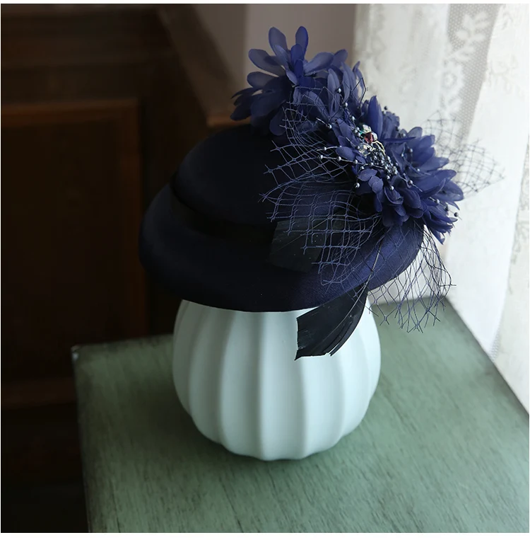 French Ladies Mini Wedding Headwear Feather Veil Fedora Cap Elegant Ladies Cocktail Race Horse Party Fascinator Hair Clips New