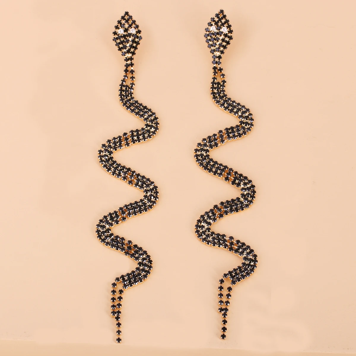 

New Snake-shaped Pendant Earrings Exaggerated Animal Inlaid Crystal Earrings Statement Fashion Jewelry Accessories for Women