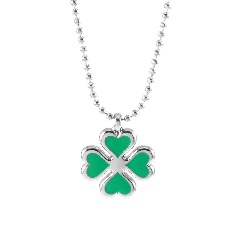 

New Anime Tokyo Revengers Necklaces Heroine Same Four Leaf Clover Pendant Necklace Long Beads Chain Cosplay Jewelry Accessories