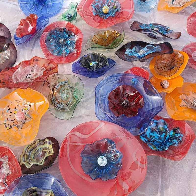 

Luxury Wall Hanging Plates Creative Design Lotus Flower Layers Plates Handmade Murano Glass Wall Plates