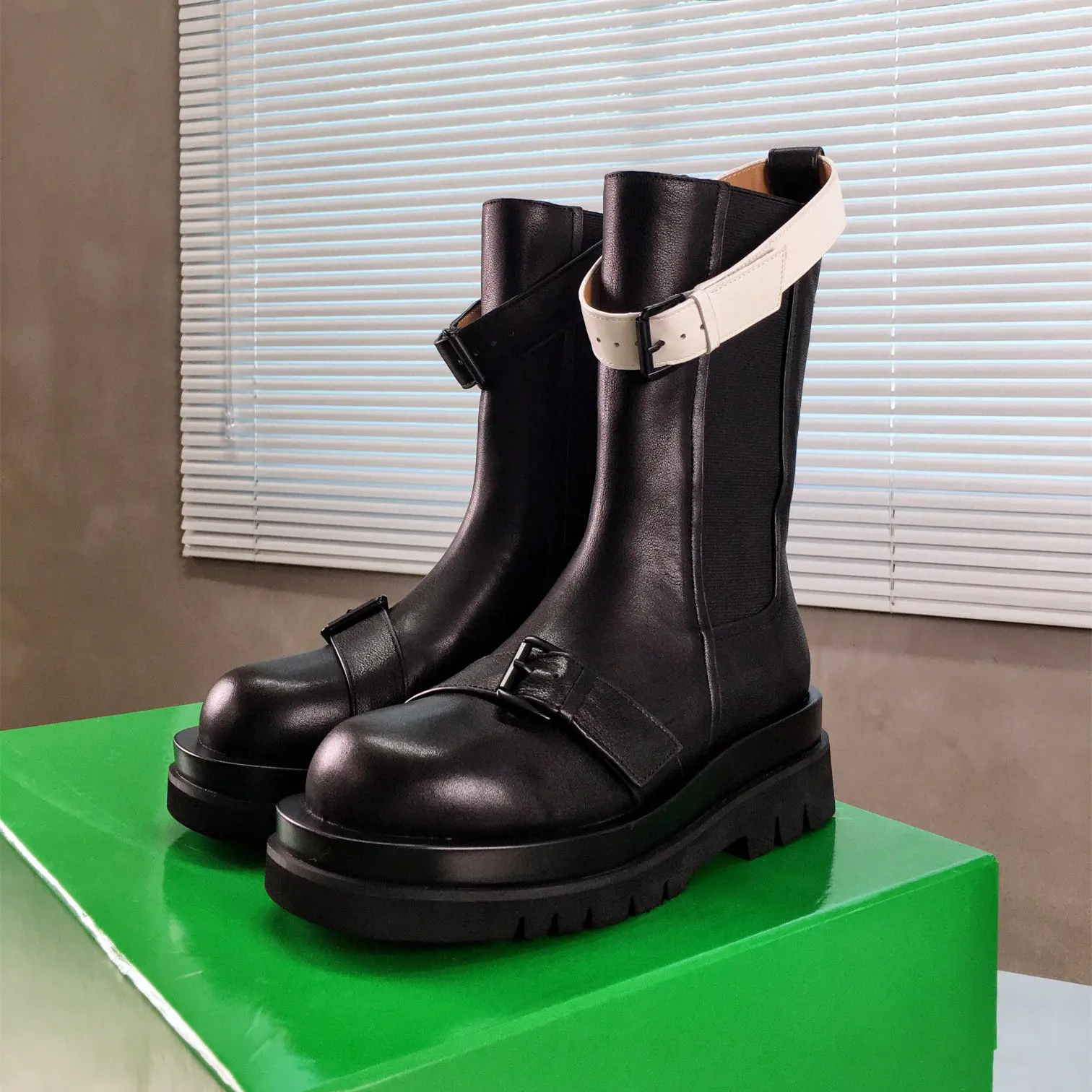 

Casual Designer Chelsea Boots Black Genuine Leather Buckle Strappy Thick Sole Short Booties Martin Boots Motorcycle Boots