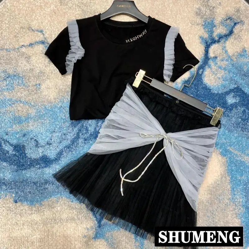 2020 Летний Новый комплект женских вещей "Уличный стиль" с принтом, кружевом и горячими стразами: майка на мешковатой сетке и юбка на завязках с плиссированным краем.