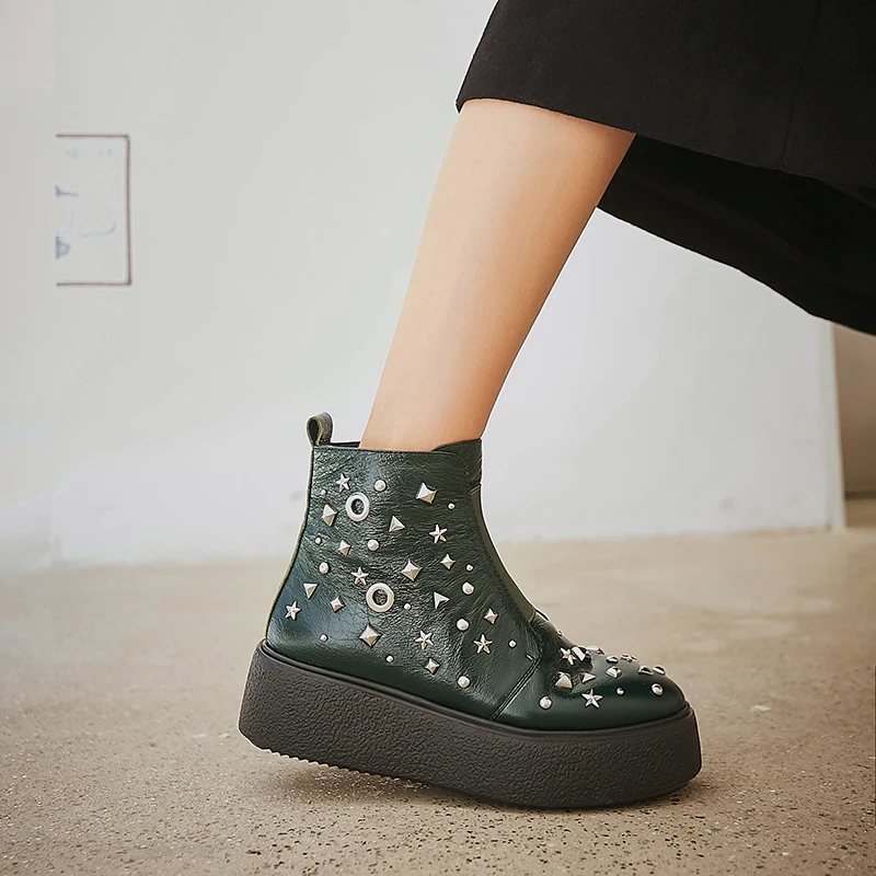 

Women's genuine leather thick sole platform flats ankle boots lip-on leisure rivet punk short ankle boots warm plush shoes women