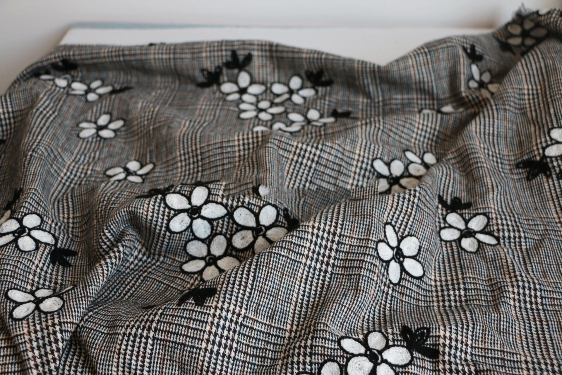 

150cm plaid woolen embroidery three-dimensional woolen flower embroidered garment fabric fabric fabric