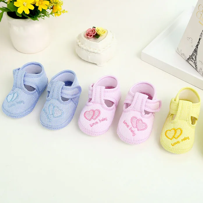 

2021 New baby children's baby fashion cute sweet striped love letter magic paste toddle shoes baby shoes