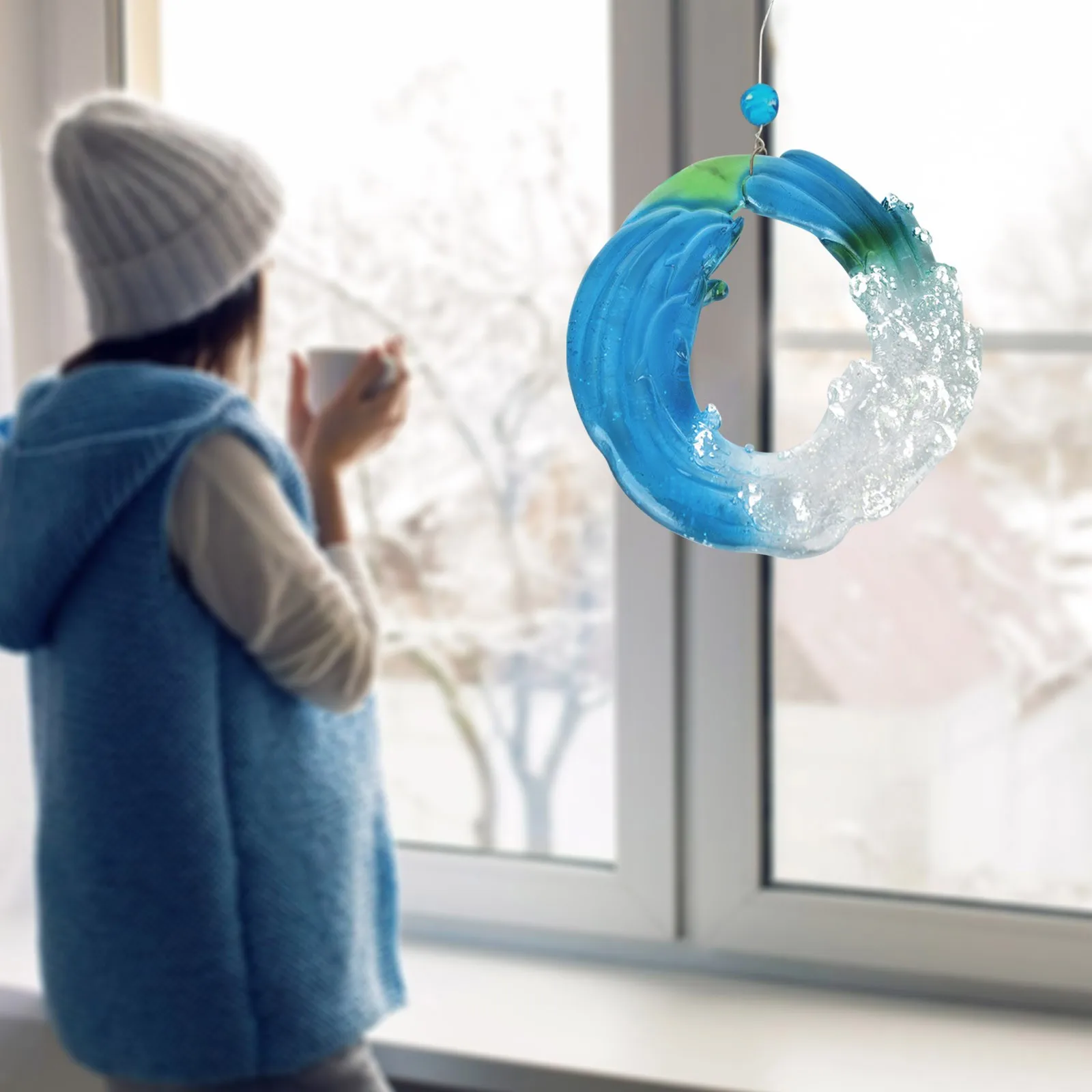 

Exquisite Resin Ocean Wave Sapphire Pendant Blue Dolphin Sea Water Circular Ring Catcher Beachside Travel Memento Car Pendant