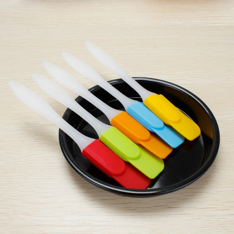 Случайный цвет силиконовый скребок ложка для смешивания дозатор кистей торта