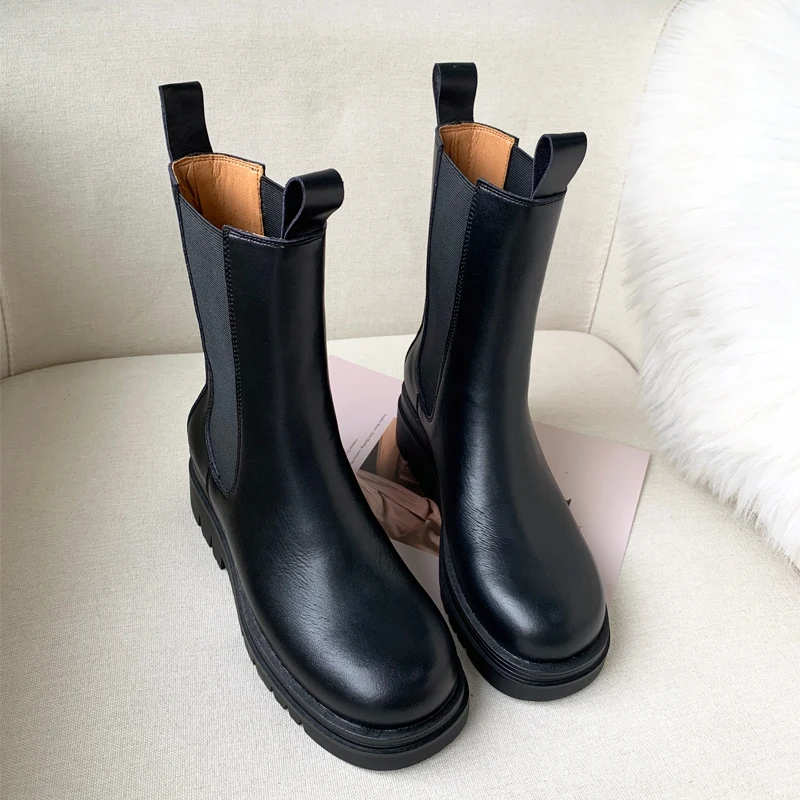 

Autumn and winter 2021 new thick soled short mid barrel Chelsea net red thin boots women's British style Martin bare boots