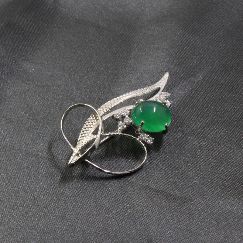 Женская Брошь из серебра 925 пробы с натуральным халцедоном 9 х11 мм | Украшения и