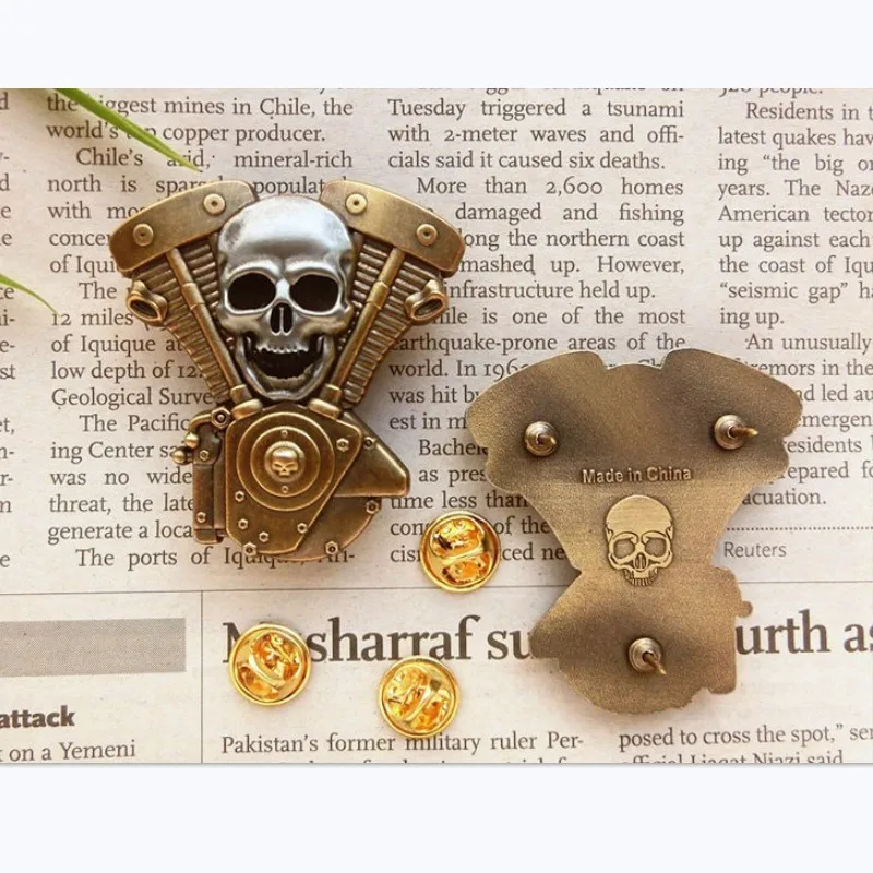 Череп ретро металлический двигатель мотоцикл панк значок для одежды шляпа