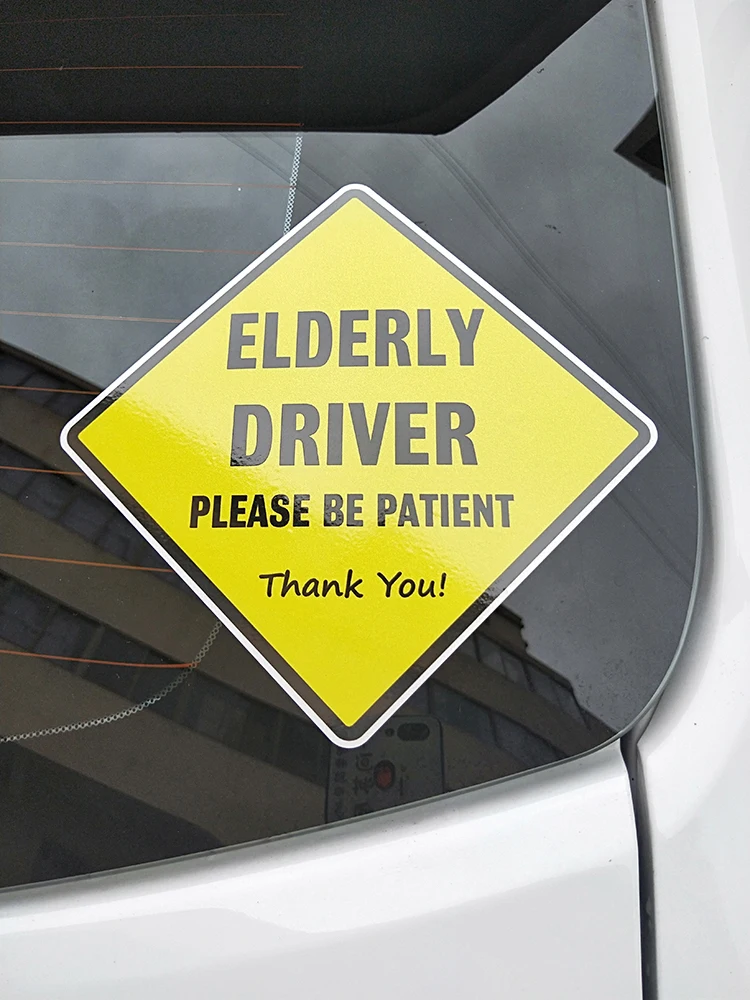 

ZTTZDY 13.7cm*13.4cm Please Be Patient Elderly Driver Car Sign PVC Car Sticker YJ1-0055