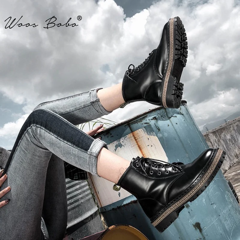 Короткие ботинки женские черные ботильоны на шнуровке с круглым носком