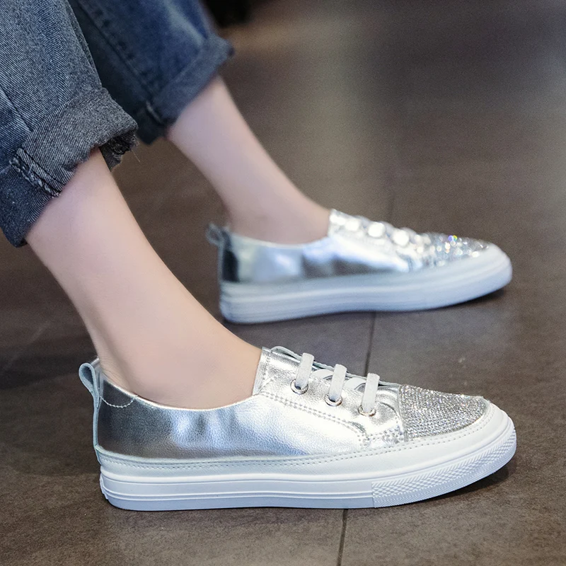 Модная обувь на плоской подошве с кристаллами Женская Осенняя женская