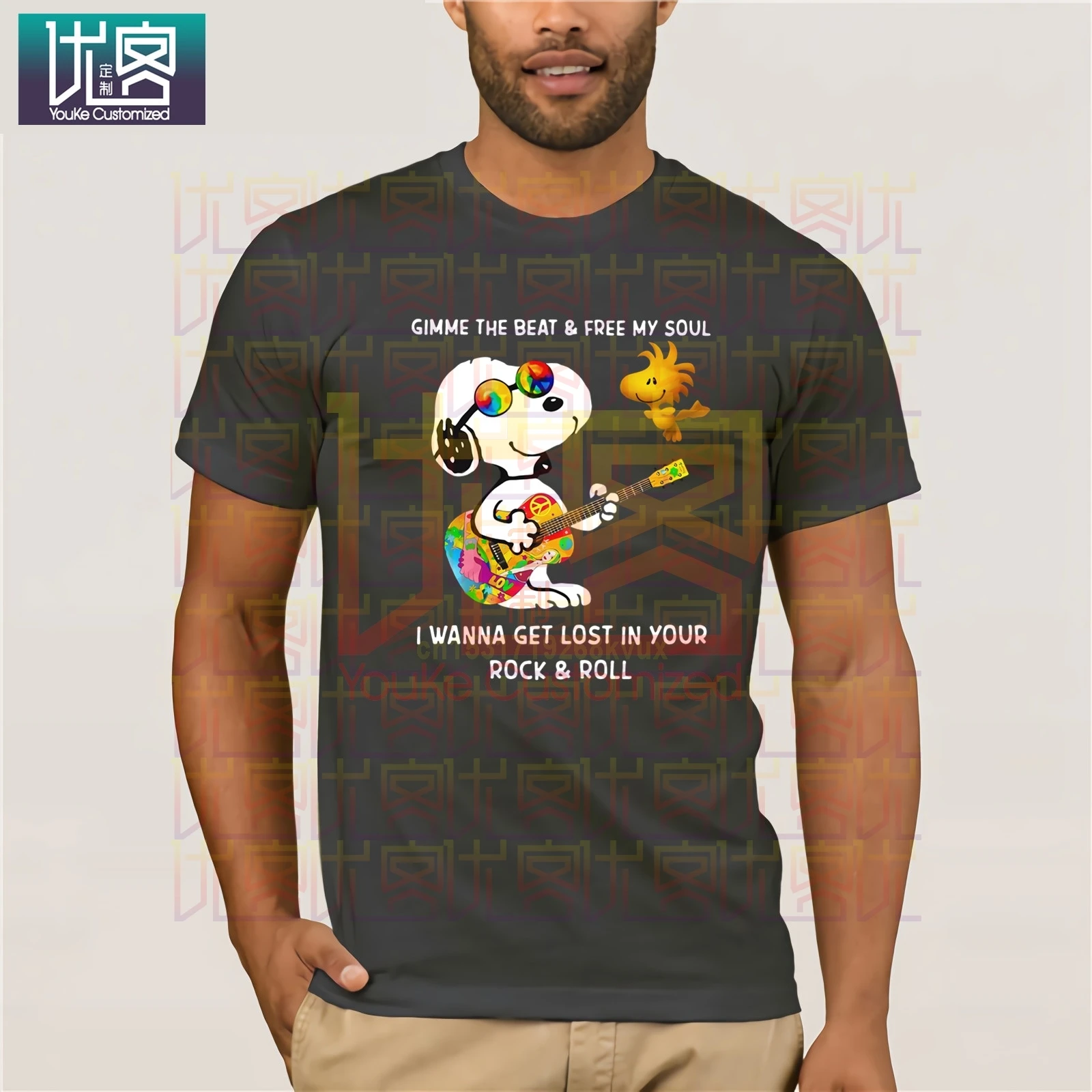 Возьмите бренд арахиса и Woodstock дай мне Beat душой футболка Для Мужчин's короткий