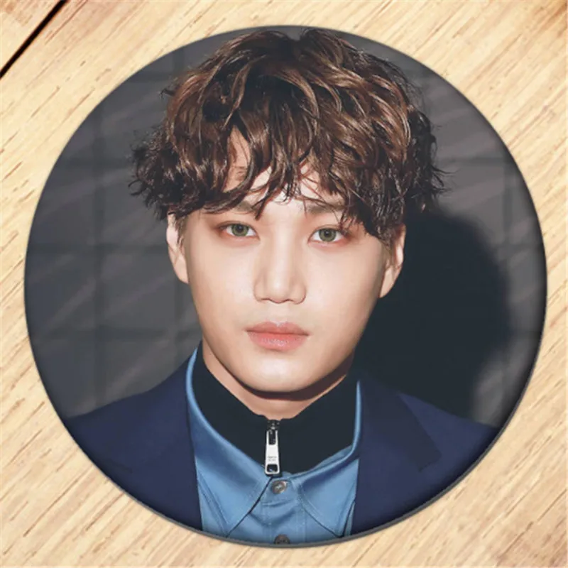 Бесплатная доставка Kpop Кай из группы EXO Брошь булавка для девочек Значки одежды