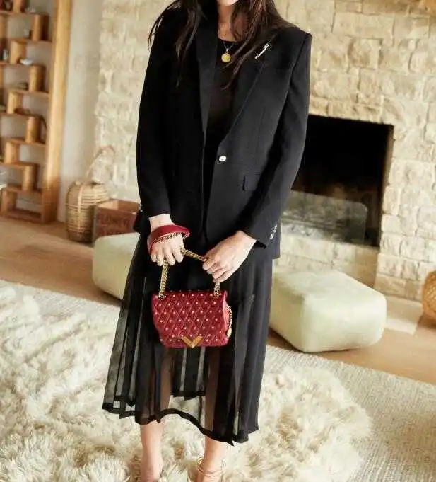 

Woman Black Silk Midi Pleated Skirt Gold Chains Front Side Slit Fashion High quality Skirts 2021