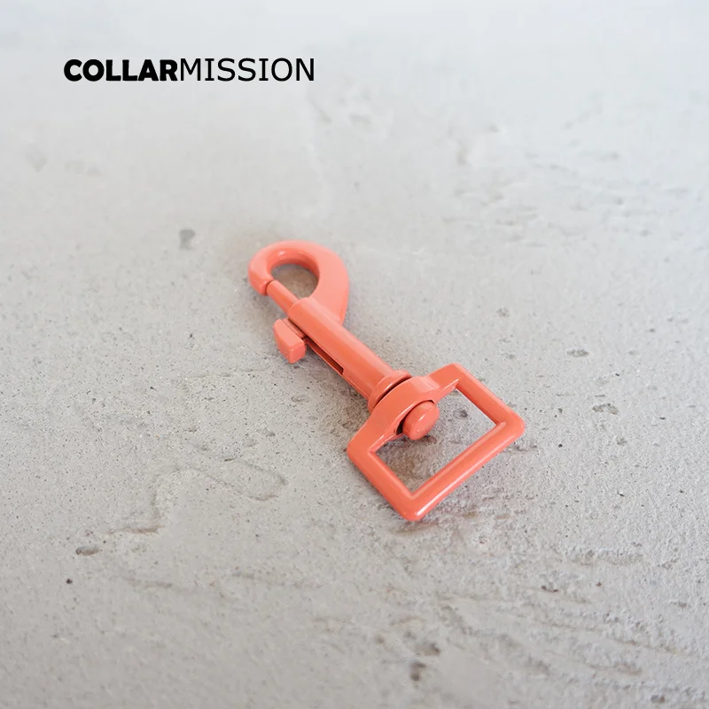 Металлический зажим для выпечки красного и оранжевого цвета собаки прочный