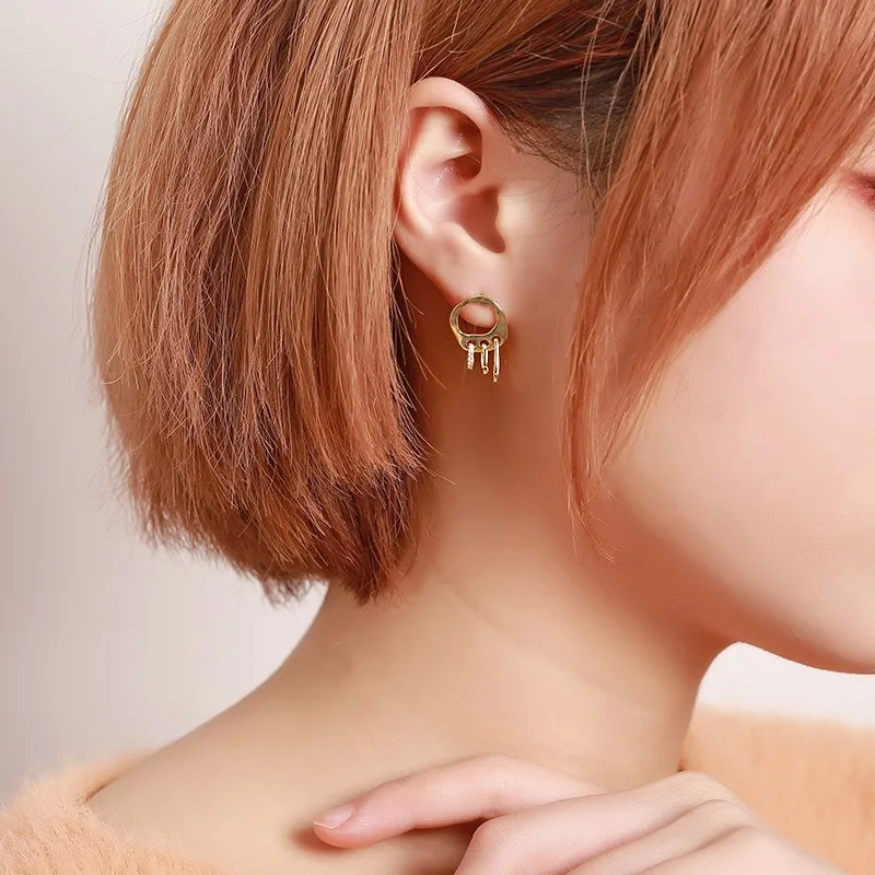 Женские серьги-гвоздики из серебра 925 пробы с фианитом | Украшения и аксессуары