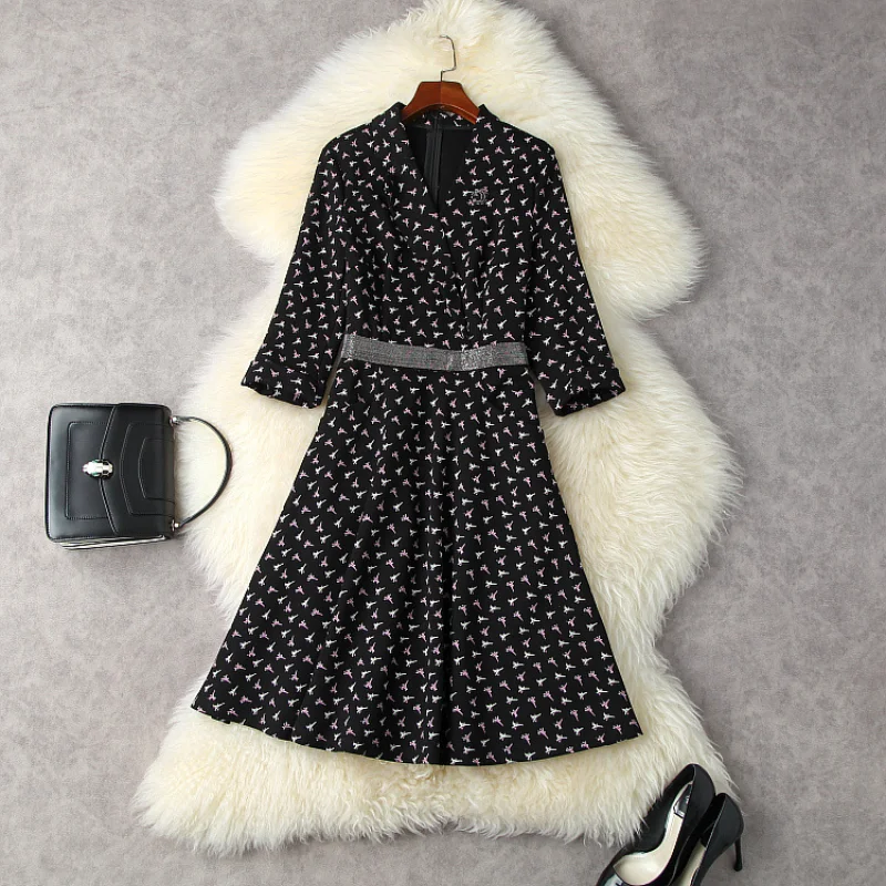 

Женская одежда зима 2022 Новинка 7 минут рукава лацкан заколка бусина Талия модное платье с принтом в европейском и американском стиле