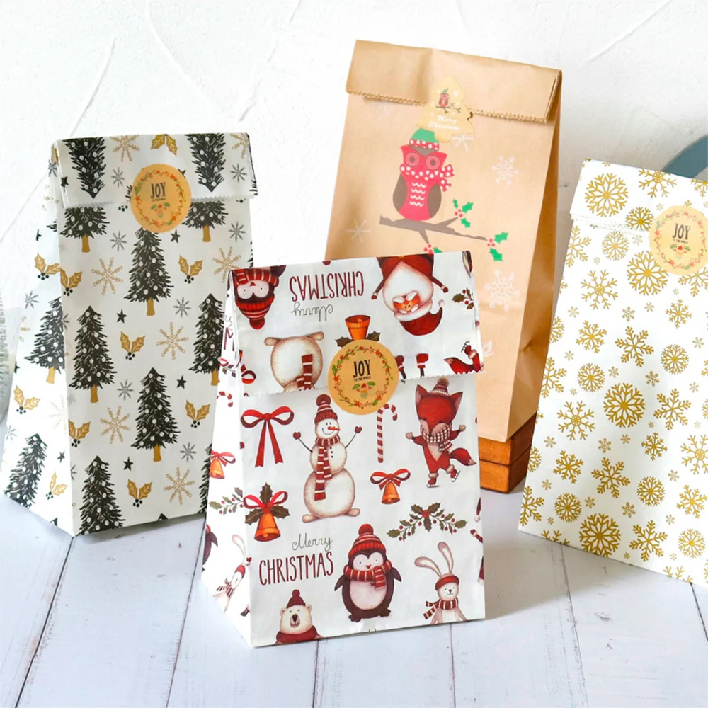 

12pcs Christmas Kraft Paper Bag Merry Christmas Gift Wrapping Baking Candy Bag 2022 New Year Present Packaging With Sticker