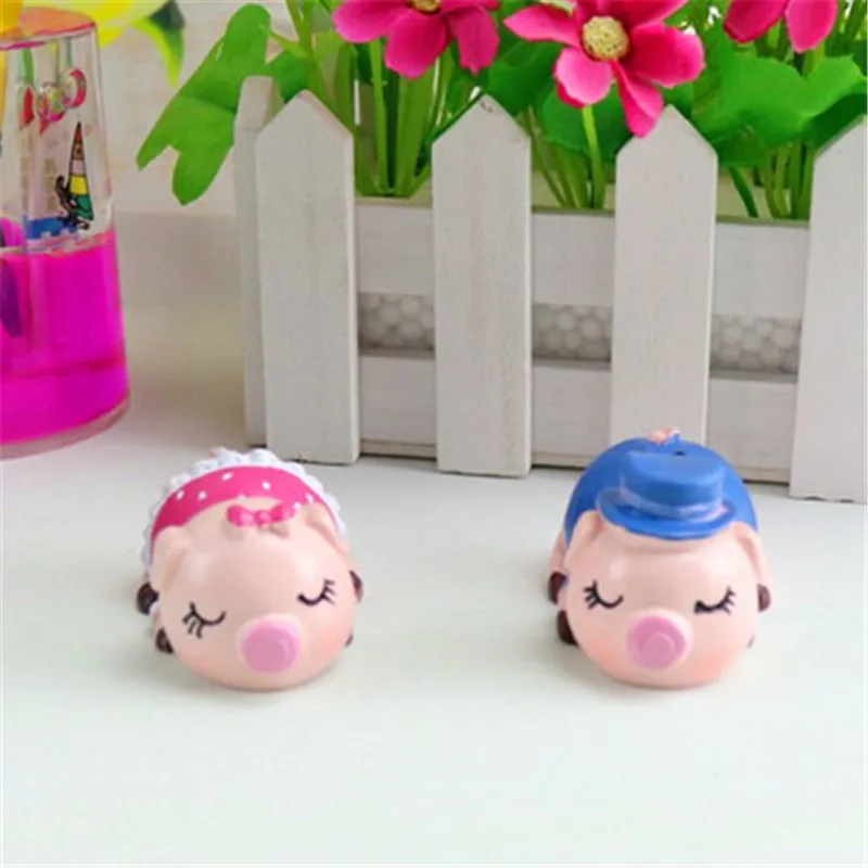

2020, высококачественные милые взрывы, пара целующихся свиней, ремесла из смолы, украшения для семьи, маленькие украшения для дома пары