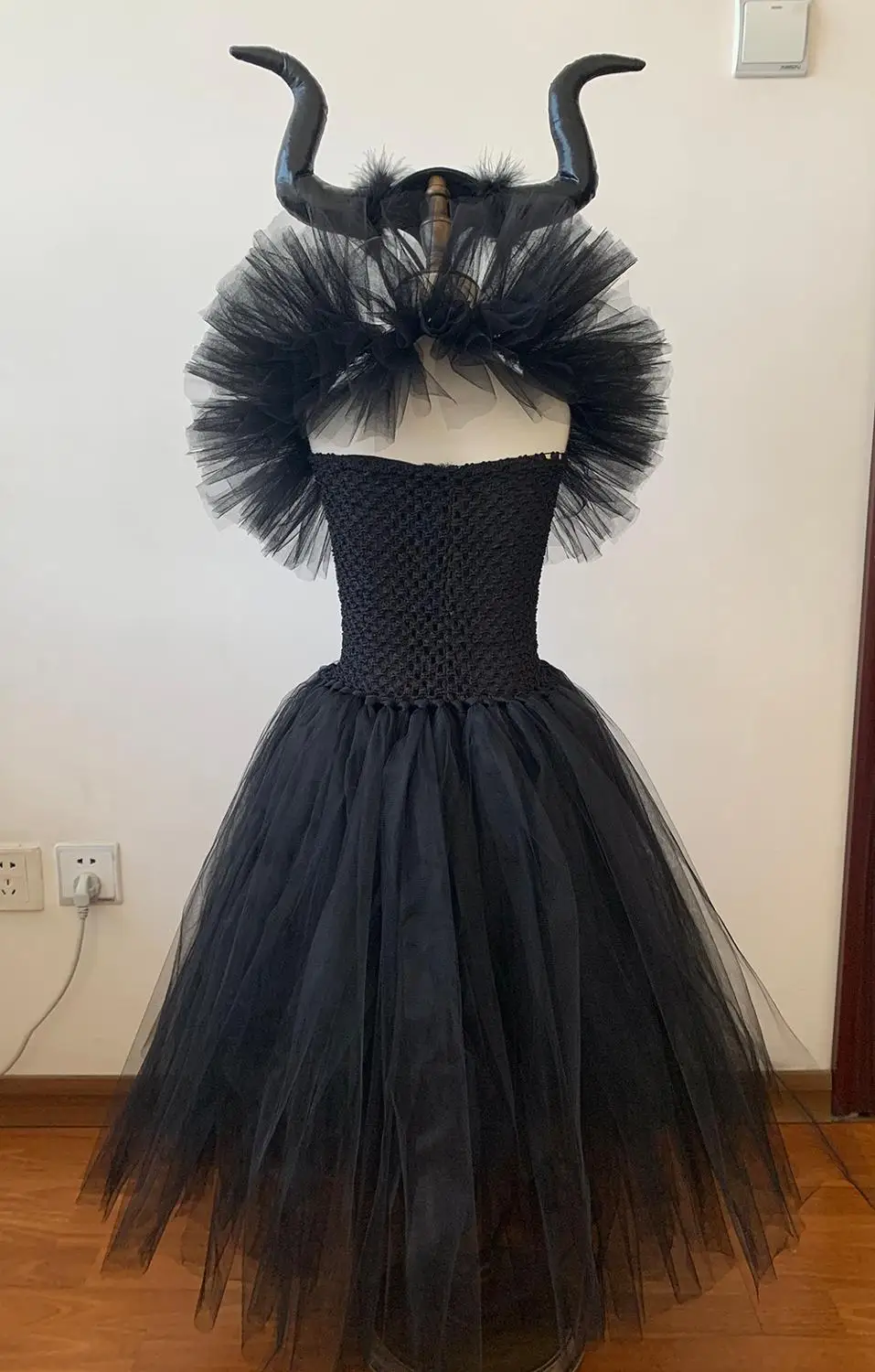 Костюм черной ведьмы детское платье пачка с рогами и крыльями для девочек