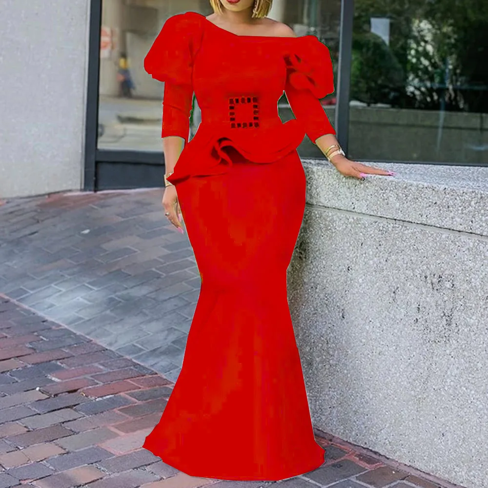 Женское вечернее платье на одно плечо длинное с оборками и пышными рукавами