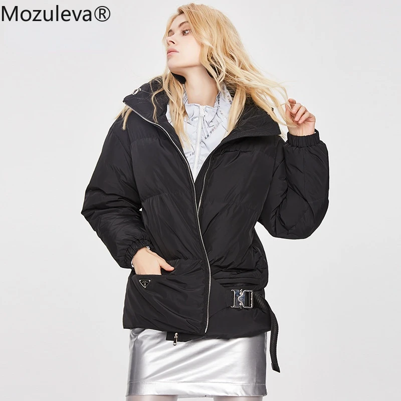 

Mozuleva 2022Winter Thick Mid-length White Duck Down Stand-up Collar Down Jacket with Triangle Zipper Pocket and Belt