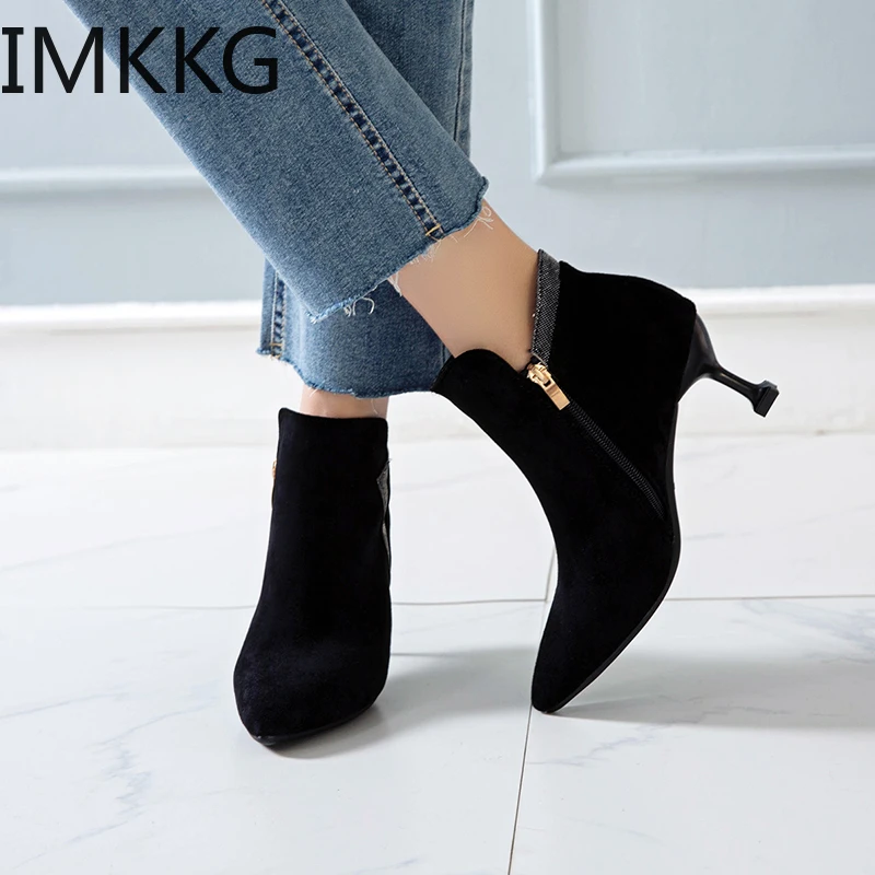 Женские ботильоны на тонком каблуке с пряжкой молнии Q00255 осенний сезон 2019 | Обувь