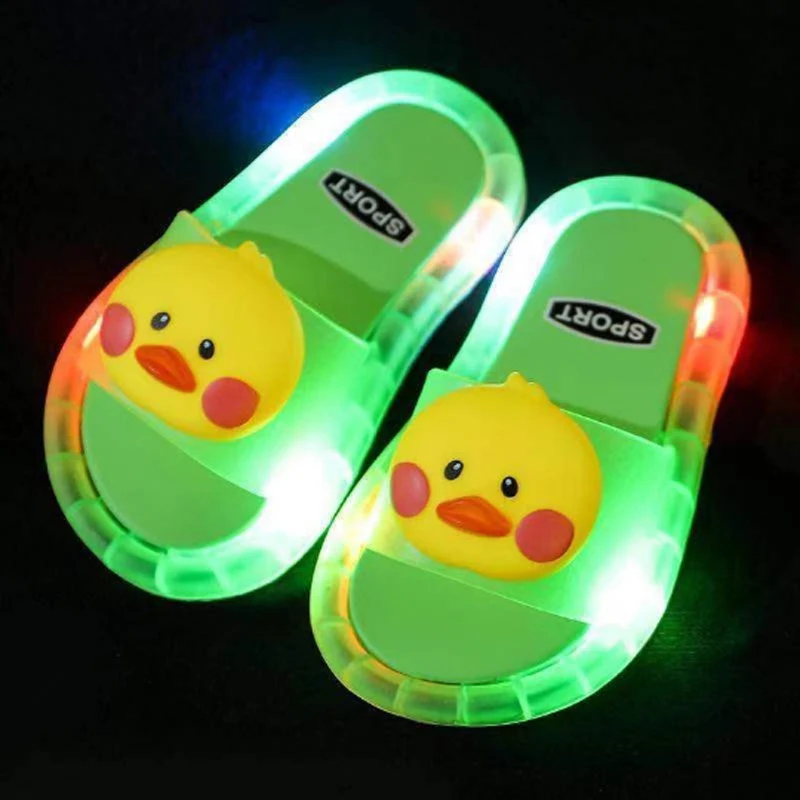 

2021 тапочки девушки дети LED Дачная обувь; Тапочки для ванной комнаты сандалии детская обувь для мальчиков и девочек светильник на шнуровке Об...