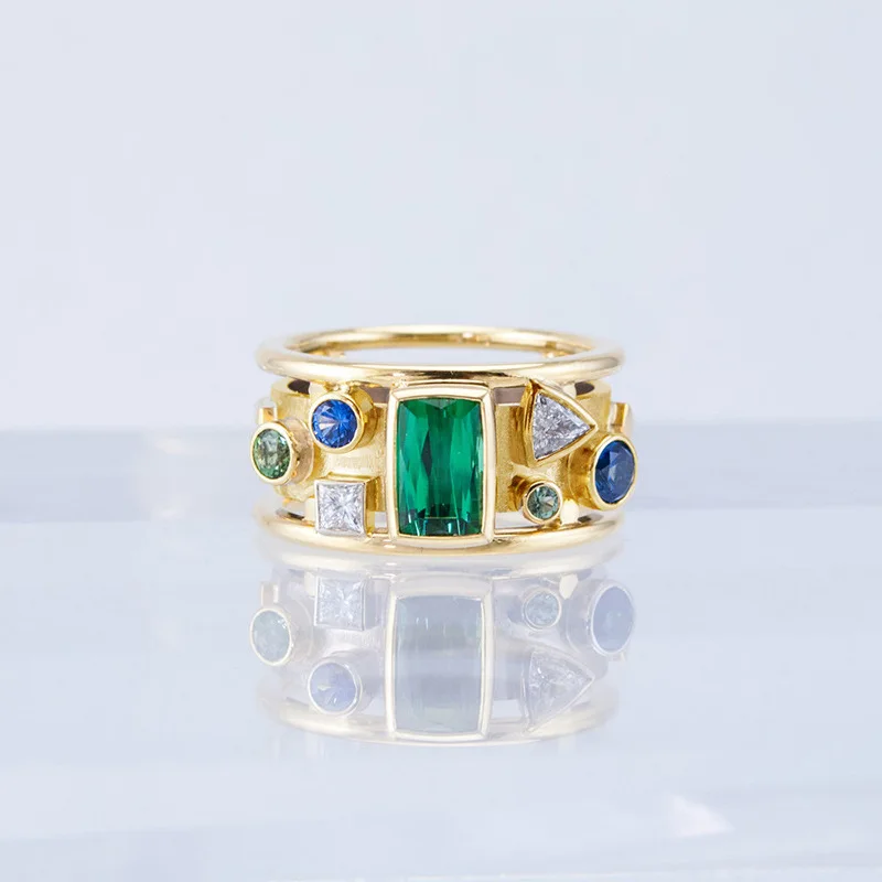 

Vintage Geometric Pattern Ring for Women Gold Inlaid Green Zircon Finger Ring Accessories