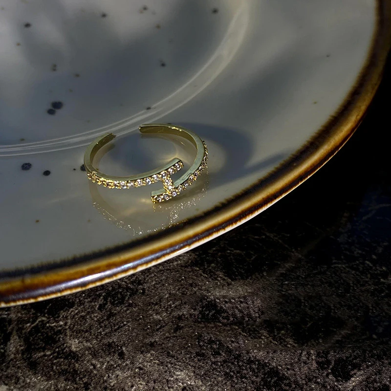 

New micro-inlaid zircon temperament letter H ring for women Personality fashion Korean version of ring gifts Jewelry wholesale
