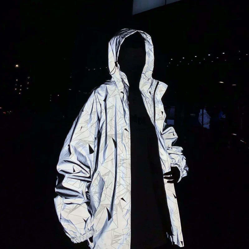 

Ветровка Светоотражающая для мужчин и женщин, водонепроницаемая куртка в стиле Хай-стрит, Свободное пальто с капюшоном в стиле хип-хоп, коре...