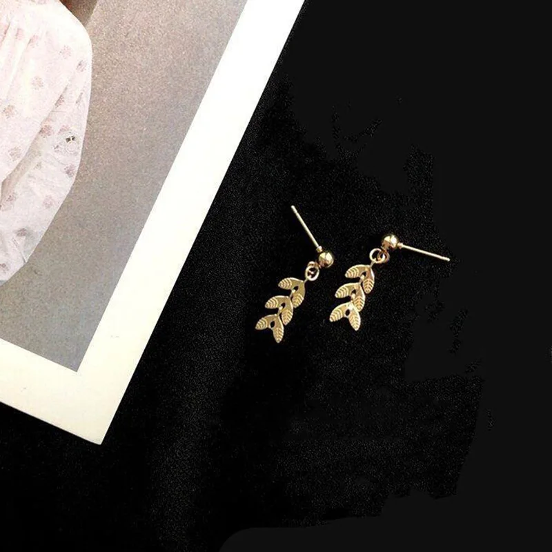 

Korea Fashion Leaf Stud Earrings for Women Girl Harajuku Style Minimalist Earrings Metal Delicate Leaf Earrings Jewelry Gift
