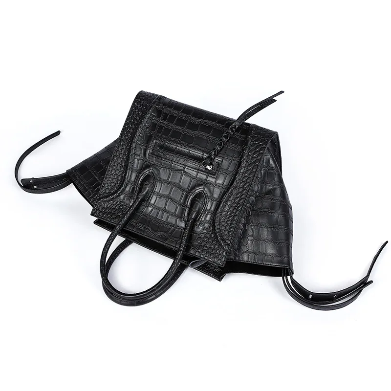 

Phantom bat smile face bag crocodile grain cow leather women's bag 2021 new fashion women's bag portable shoulder bag