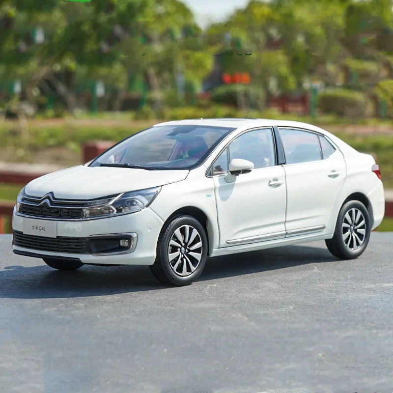 

Модель автомобиля из сплава 1/18, оригинальная модель Dongfeng Citroen C4L, новая коллекция Sega, украшение, праздничный подарок