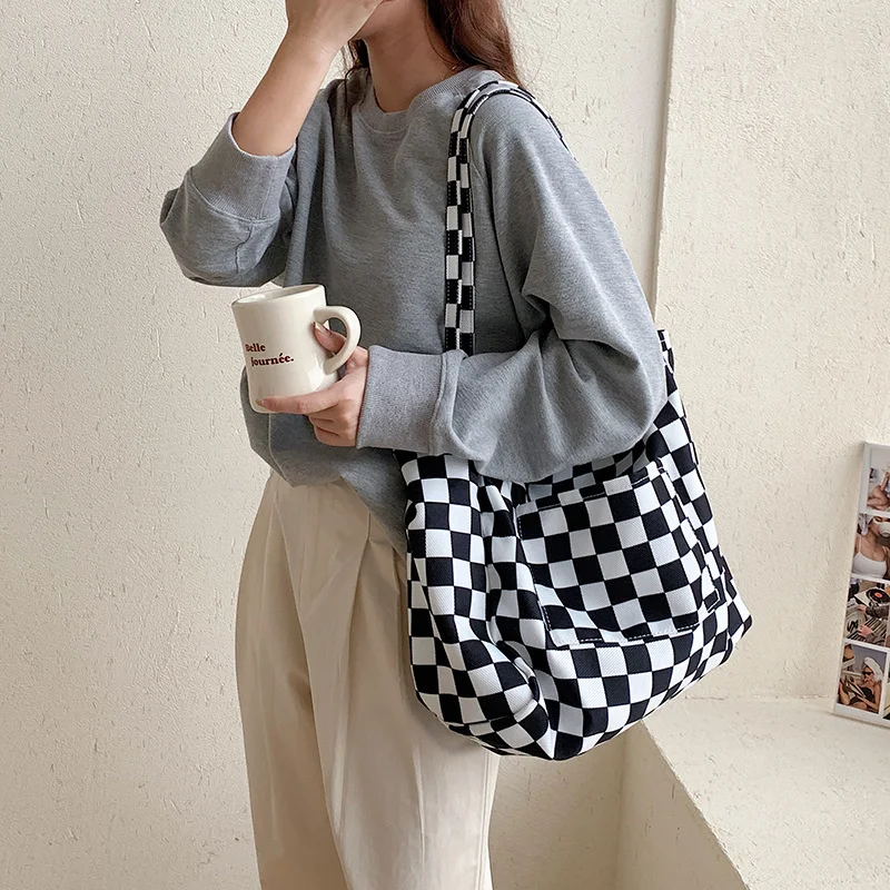 

Casual Luxurious Women's Soft Shopping Shoulder Fashion Popular Canvas Bag Large Capacity Black And White Lattice Tote Bag