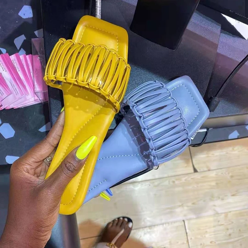 

2021 новые женские летние туфли на плоской подошве; Сезон лето; Шлепанцы без застежки, слипоны уникальный ПУ кожаные сандалии; Удобная женская...