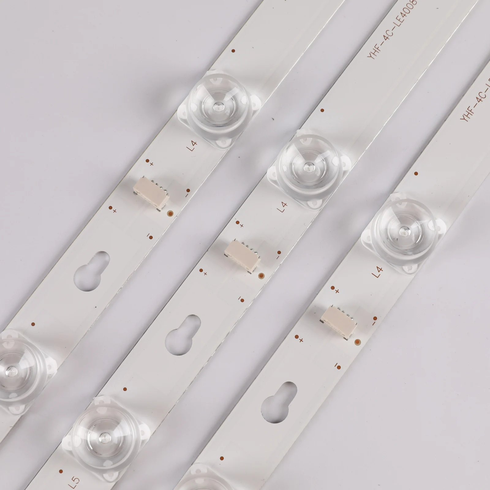

5set=15pieces 8LED(6V) LED backlight strip for L40F3301B L40P-F 4C-LB4008-HR01J 40D2900 40HR330M08A6 V8 L40E5800A L40F3301B New