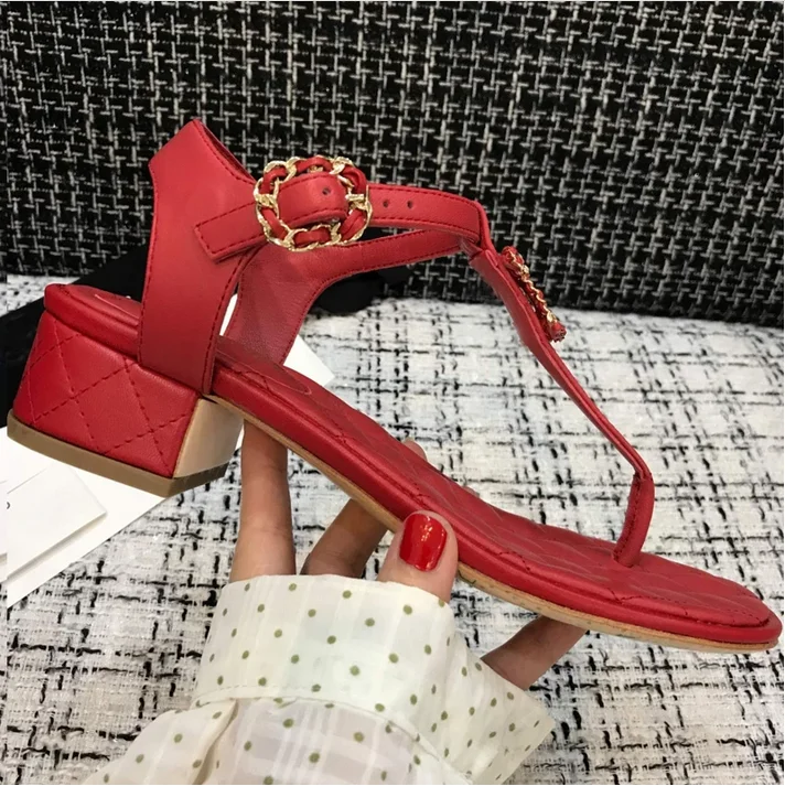 

Luxury brand-name sandals ladies 2021 new plaid leather fashion casual flip flops sandals metal chain two slippers cool