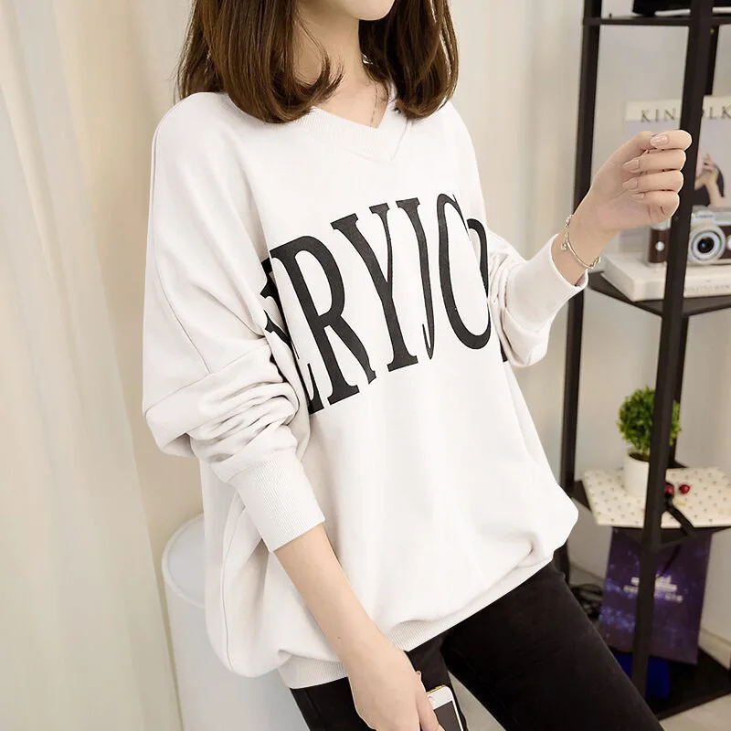 

Letter Graphic Thermal Lined Oversized Pullo