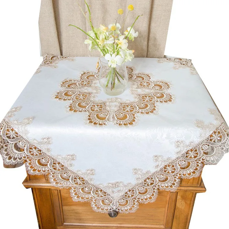 Белая кружевная скатерть полупрозрачная для свадебного декора вышитая