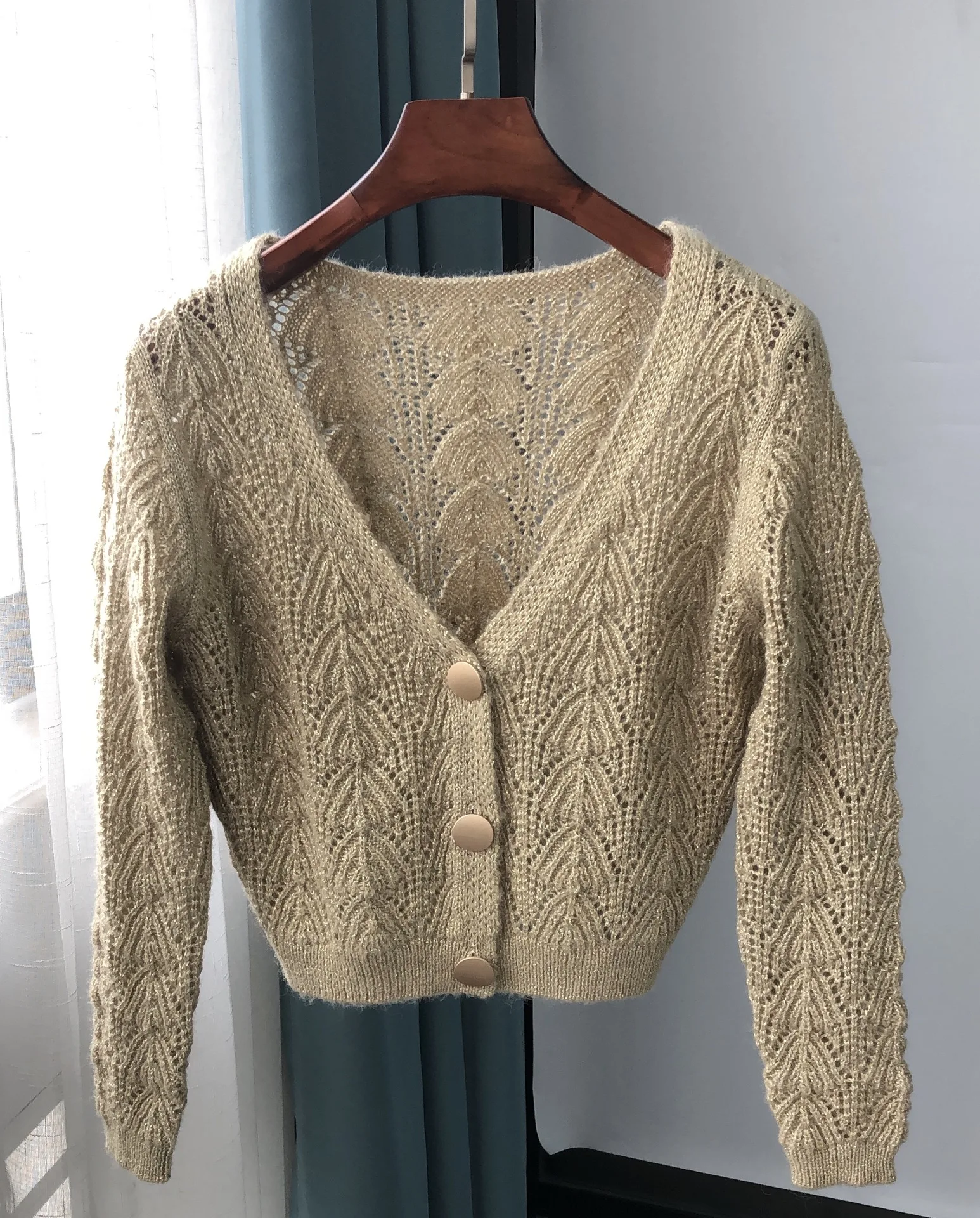 Женский свитер золотой Шелковый полый кардиган простой короткий ажурный с