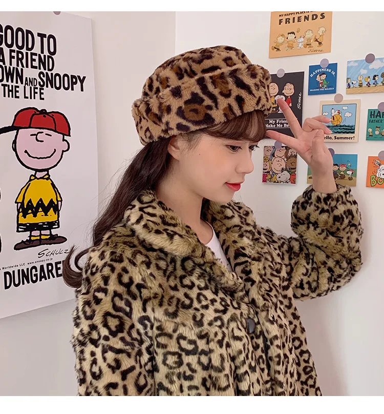 Осенне зимняя женская шапка из кроличьего меха с леопардовым принтом Bob