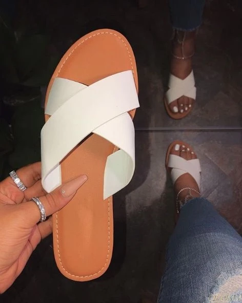 

2020 summer new comfortable wild solid color European and American sandals flat women's beach shoes slippers